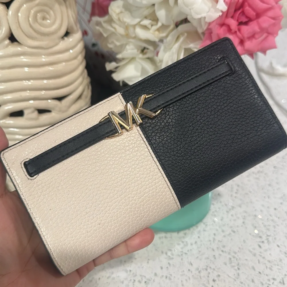 🖤Reed Large Two-Tone Pebbled Leather Wallet - Picture 1 of 12